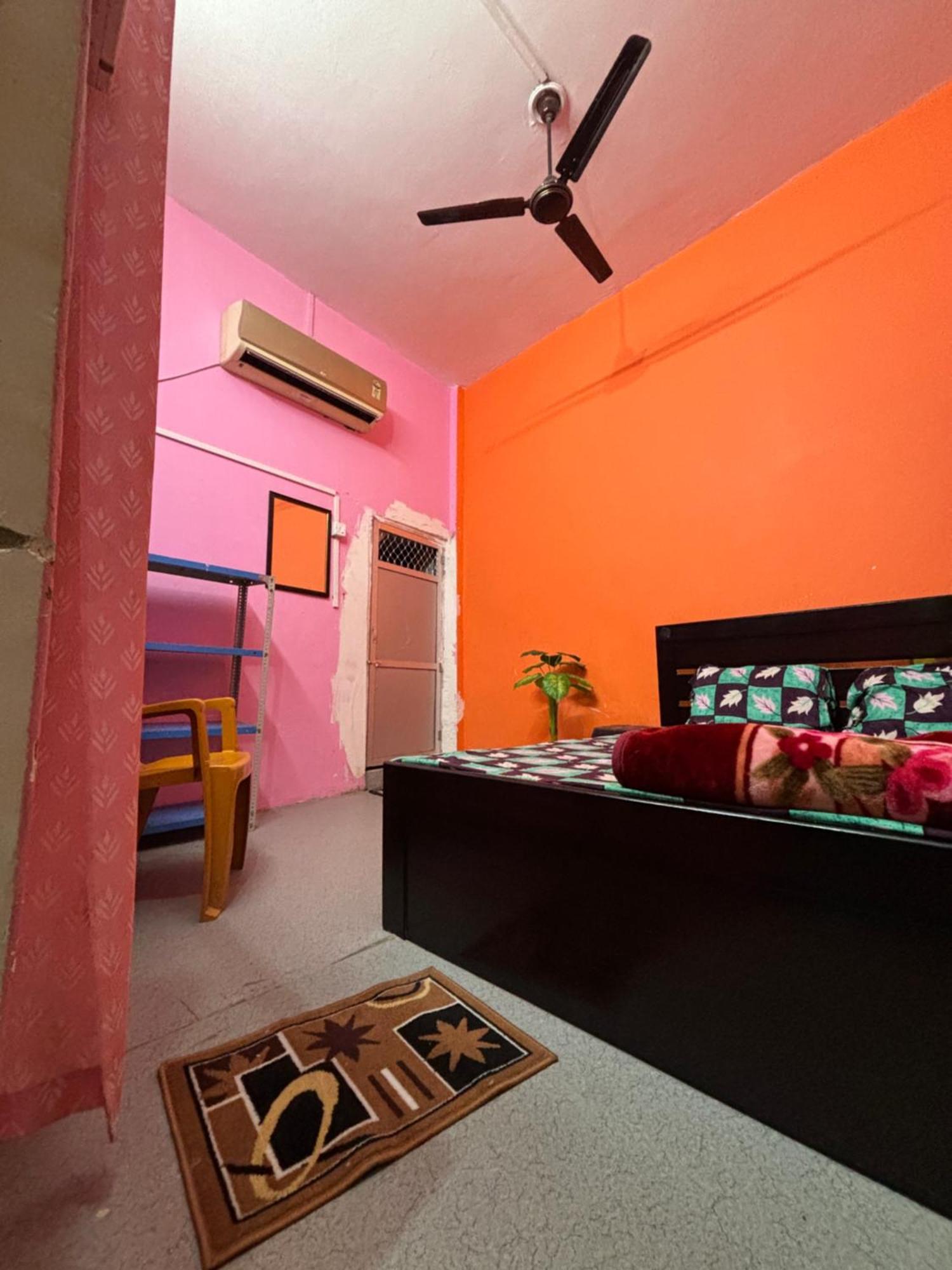 Shakuntala Guest House Ayodhya Eksteriør bilde